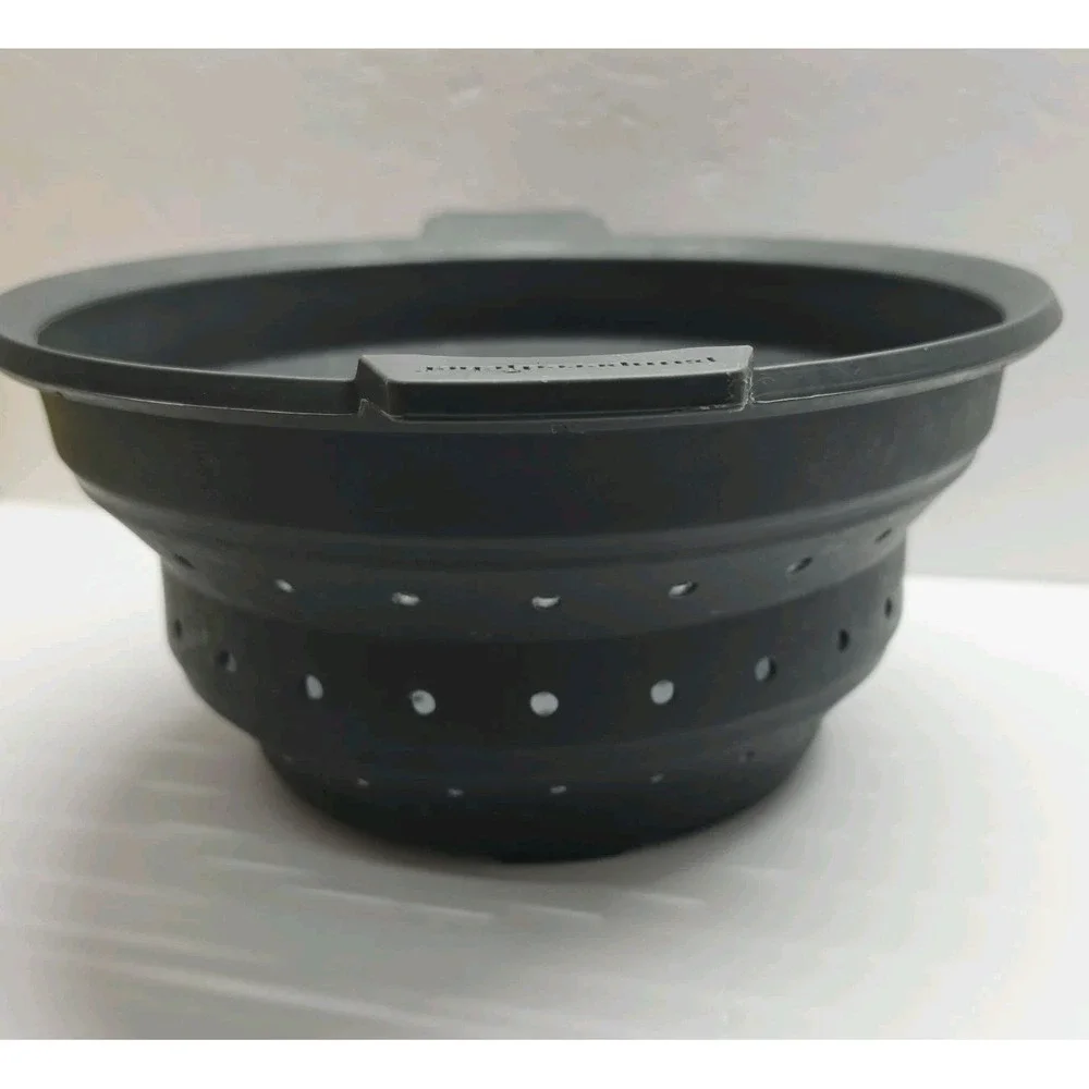 Pampered Chef Collapsible Silicone Colandar, Steamer Pot Insert Gray